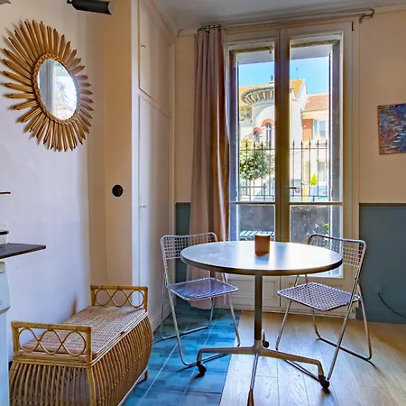 Le Marceau Metro Ligne 9 Apartment *